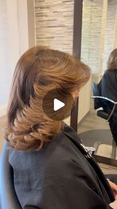 Short Long Layered Hair, Hairstyle Women Medium, Bob Cut Tutorial, 70s Blowout Hair, 70s Blowout, How To Style Layered Hair, Feathered Layered Hairstyles, Side Swept Bangs Long Hair, Cut Bangs Tutorial