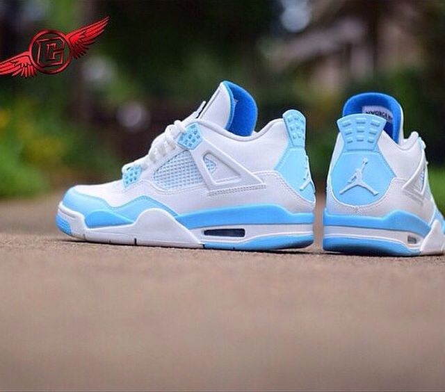 Carolina Blue 4s Sneaker Pics, Nike Air Jordan Shoes, Trendy Shoes Sneakers, Nike Shoes Girls, Jordan Shoes Girls, Jordan Shoes Retro, Custom Nike Shoes, All Nike Shoes, Shoes Sneakers Jordans