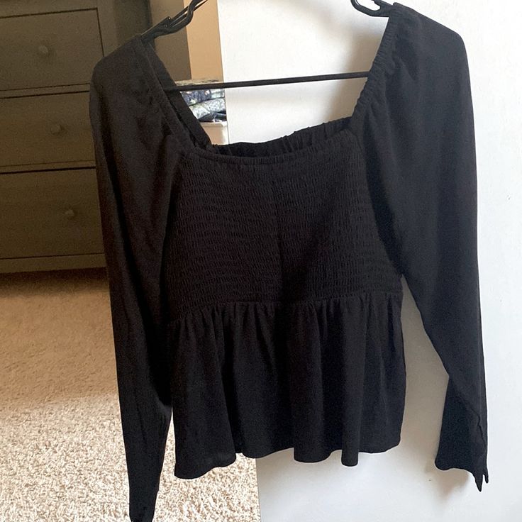 Old Navy Cute Black, Smocked, Long Sleeves Top, Never Used And In Perfect Condition!! Size S Black Long Sleeve Top, Navy Tops, Cute Black, Long Tops, Smocking, Old Navy, Long Sleeve Tops, Top Blouse, Navy