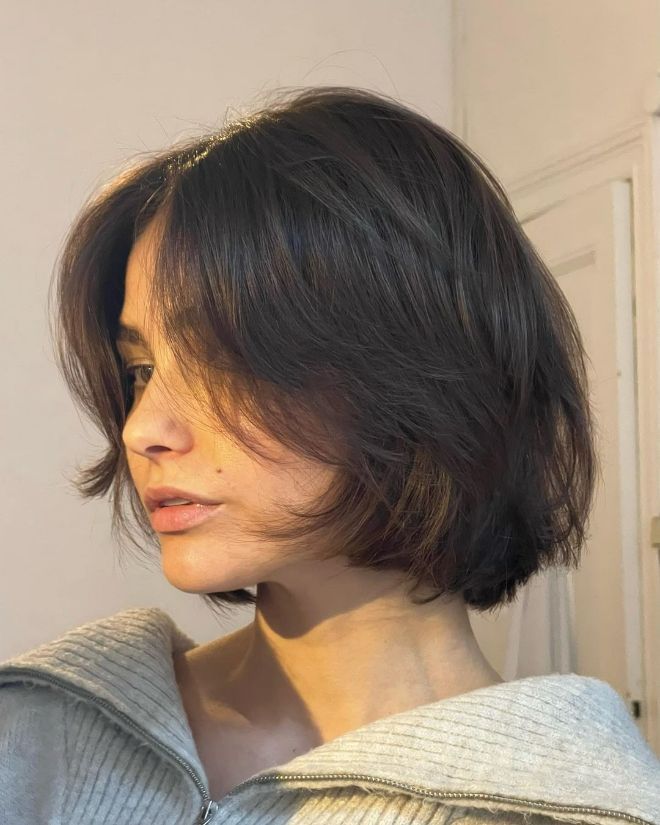 Bob Long Face Shape, Short Bob Curtain Bangs Straight, Long "bixie" Haircut 90s, Haircuts Short Layers, 90s Short Hair Aesthetic, Pixie Long Haircut, Easy Short Haircuts For Thick Hair, Shirt Hair Haircut, Wolf Cut Short Straight Hair