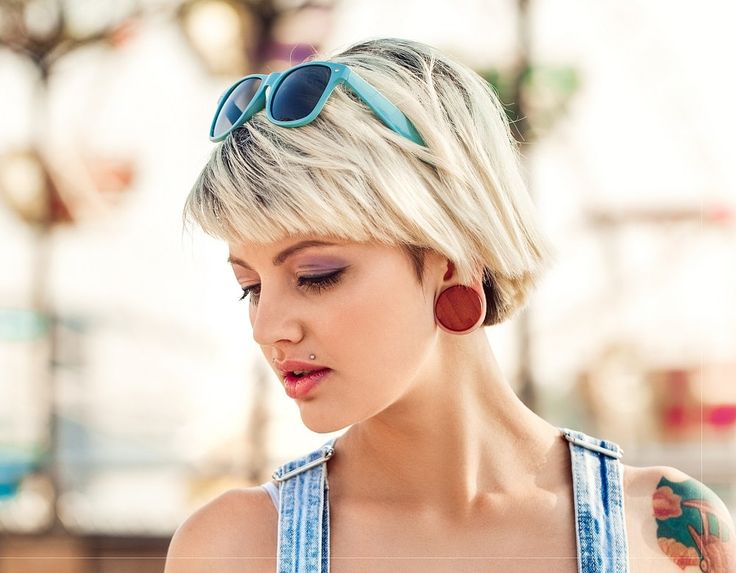 22 Trendy Micro Bob Hairstyles To See Before You Decide Layered Side Bangs, Very Short Bob Hairstyles, Micro Bob, Very Short Bob, Feathered Bob, Copper Blonde, Short Bangs, Sandy Blonde, Bob With Bangs