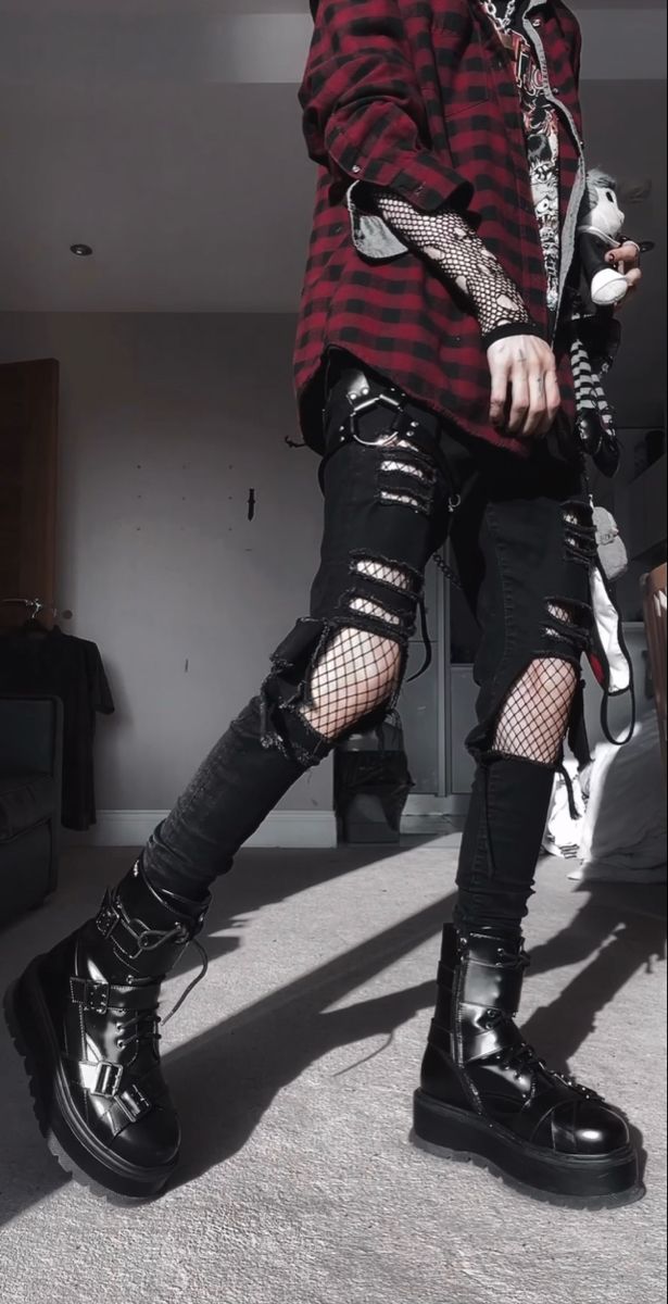 Black Goth Outfits Men, Emo Guys Outfits, Mens Alt Outfits, Darkcore Outfits Men, Alternative Rock Outfits Men, Gothic Aesthetic Outfit Men, Punk Man Outfit, Punk Rock Aesthetic Outfits Men, Goth Man Aesthetic