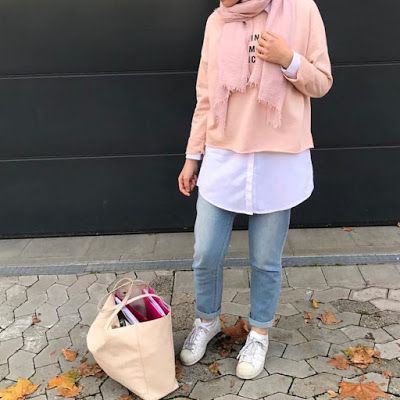 Cute Hijab Outfits, Styles Hijab, Hijab Fashion Summer, Hooded Sweatshirt Dress, Street Hijab Fashion, Hijab Fashionista, Pink Things, Casual College Outfits, Accessories Pink