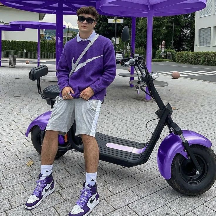 Purple Jordans Outfit, Purple Outfit Ideas, Mens Hairstyles Curly, Estilo Hipster, Purple Outfit, Jordan Outfit, Male Outfits, Brp Port, Fotos Ideas