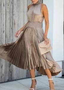 Bronzed Beauty Pleated Midi Dress – Mota Boutique Flirty Tops, Classy Lady, Midi Dress Formal, Latina Fashion, Midi Cocktail Dress, Satin Midi Dress, Pleated Midi Dress, Grand Entrance, Mini Velvet Dress