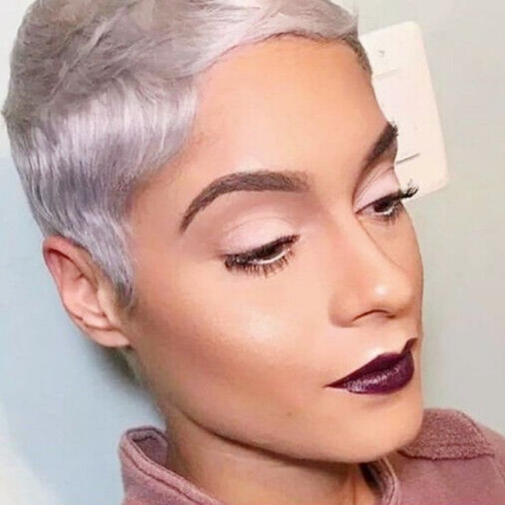 Short Grey Wigs for Women Pixie Cut Wigs Gray Wigs Fashion Party Pixie Wigs Halle Berry Haircut, Short Grey Wigs, Make Up Black Women, Silver Hair Styles, Wigs Gray, Coiffed Hair, Grey Sisters, Twa Hair, Gray Pixie