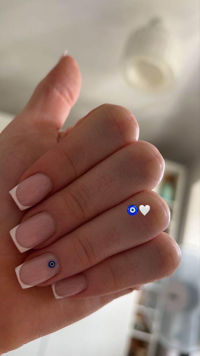 Evil Eye Nail Design, Oval Nails Inspiration, Eye Nail Design, Evil Eye Nail, Turkey Nails, Holiday Acrylic Nails, Evil Eye Nails, Simple Gel Nails, Girly Acrylic Nails