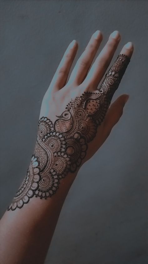 Fashion: #fashion, #style, #outfitinspiration, #beauty Simple Mehndi Full Hand, Arabic Mehendi Designs For Hands, Simple Hand Mehndi Designs, Mehendi Minimal, Mehandi Designs For Hands Unique, Mehndi 2024, Mehandi Simple, Mehandi Designs For Hands, Mehndi Designs Unique