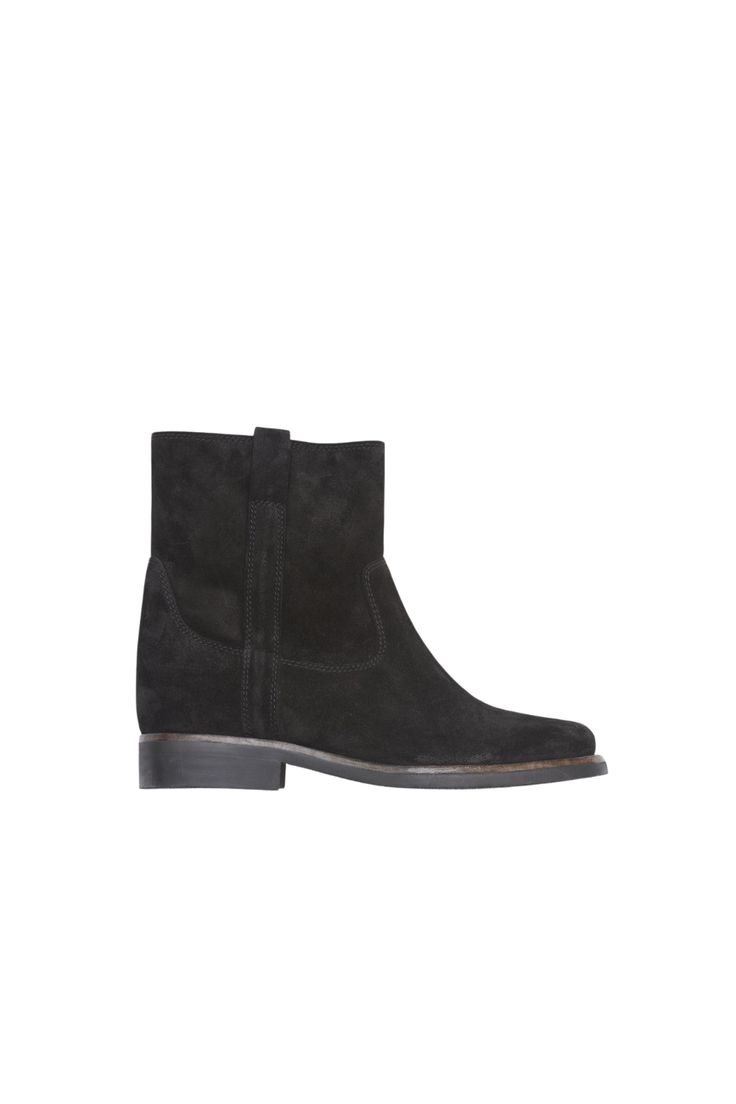 Suede ankle boots Round toe 100% Calfskin leather PLEASE NOTE, ALL SALE ITEMS ARE FINAL SALE End Of Season Sale, Suede Ankle Boots, Ulla Johnson, Boots Black, Isabel Marant, Sale Items, Black Boots, Calf Skin, Final Sale