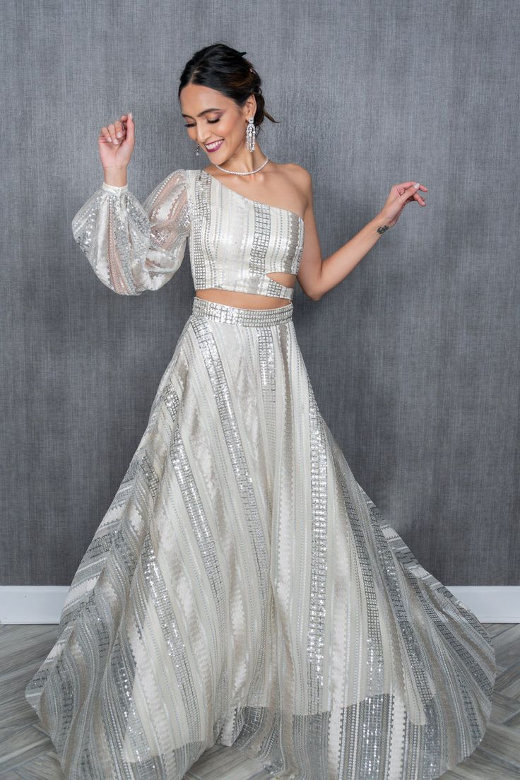 Feather Indian Outfit, Sequin Crop Top And Skirt, Crop Top And High Waisted Skirt, Crop Top And Skirt Indian Designer, White Crop Top Lehenga, Lehenga Skirt Designs, Lehenga Top Design, Crop Top And Skirt Indian Weddings, Crop Tops For Lehenga