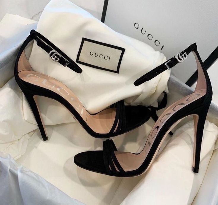 Hak Tinggi, Gucci Heels, High Heels Boots, Pretty Shoes, Dream Shoes, Gucci Black, Gucci Bags, Replica Handbags, Gucci Shoes