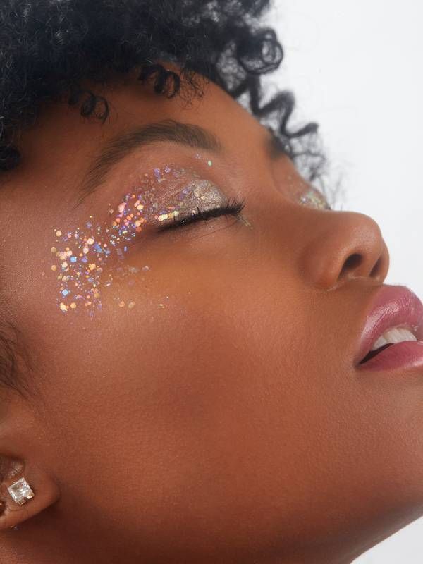 Festival Eye Makeup, Eye Makeup Glitter, Festival Make Up, Sparkly Eyeshadow, Festival Makeup Glitter, Concert Makeup, Glitter Makeup Looks, Sparkly Makeup, Crystal Makeup