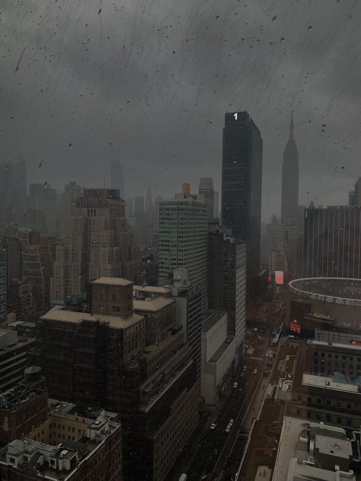 nyc, new york city, nyc vibes, nyc aesthetic, Early Morning City Aesthetic, Rainy Aesthetics Dark, Rainy New York City Wallpaper, Rainy Washington Aesthetic, Overcast Weather Aesthetic, Rainy Cozy Aesthetic, A Rainy Day In New York Aesthetic, Rainy New York Aesthetic, Dark Rainy City