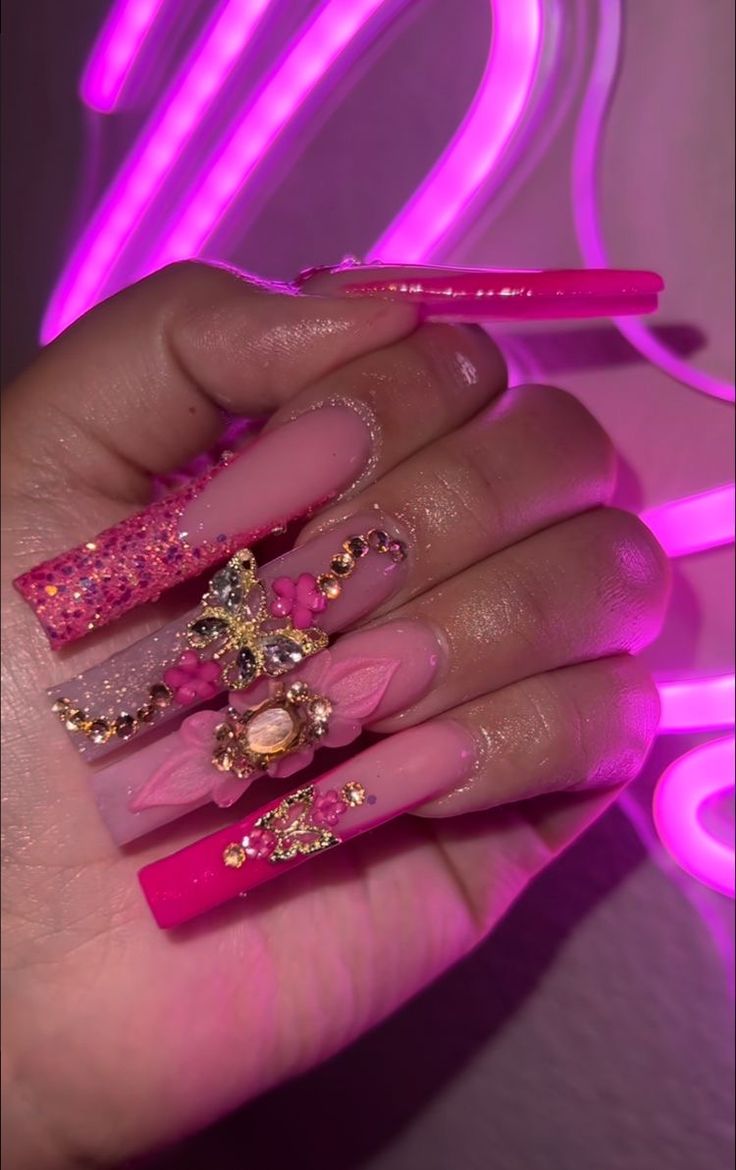 Long Extra Acrylic Nails, Pink Glitter Nails With Rhinestones, Extra Bling Nails, Pink Bling Nails Rhinestones, Pink Bling Acrylic Nails, Acrylic Nails Toes, Nails Black And Pink, Acrylic Nails Black, Pink Bling Nails