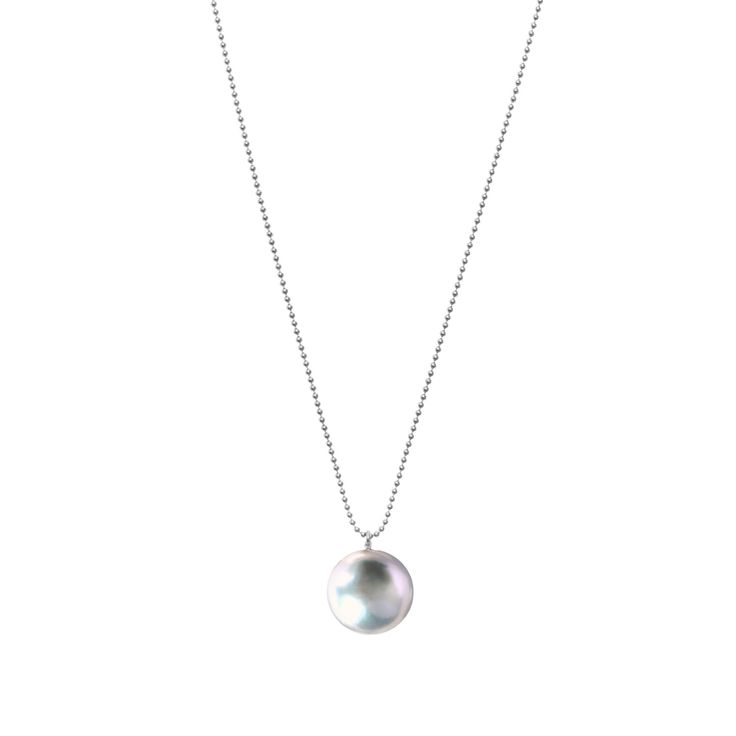 XXL grey freshwater pearl pendant on 32 inch 925 sterling silver ball chain. Every ORA piece of jewellery is crafted by hand and each is unique. All orders come packaged in a beautiful ORA gift box.Please note that pearls are organic gems and may vary slightly in size, shape, and colour. Pearls are organic gemstones and therefore to preserve their radiance, avoid letting pearls come into contact with cosmetics, hair spray, perfume, detergents, the sea, swimming pools and saunas. We recommend rem Silver Pearl Jewelry With Ball Chain, White Gold Ball Chain Necklace Gift, Silver Akoya Pearl Minimalist Necklace, Silver Minimalist Pearl Necklace With Round Pendant, Tahitian Pearl Necklace With Round Pendant And Pearl Charm, Tahitian Pearl Charm Necklace With Round Pendant, Silver Akoya Pearl Necklace In Minimalist Style, Sterling Silver Necklaces With Pearl Pendant And Round Beads, Minimalist Silver Akoya Pearl Necklace