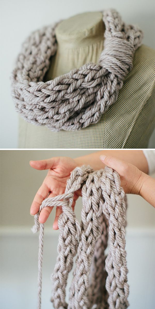 two pictures show how to crochet a scarf