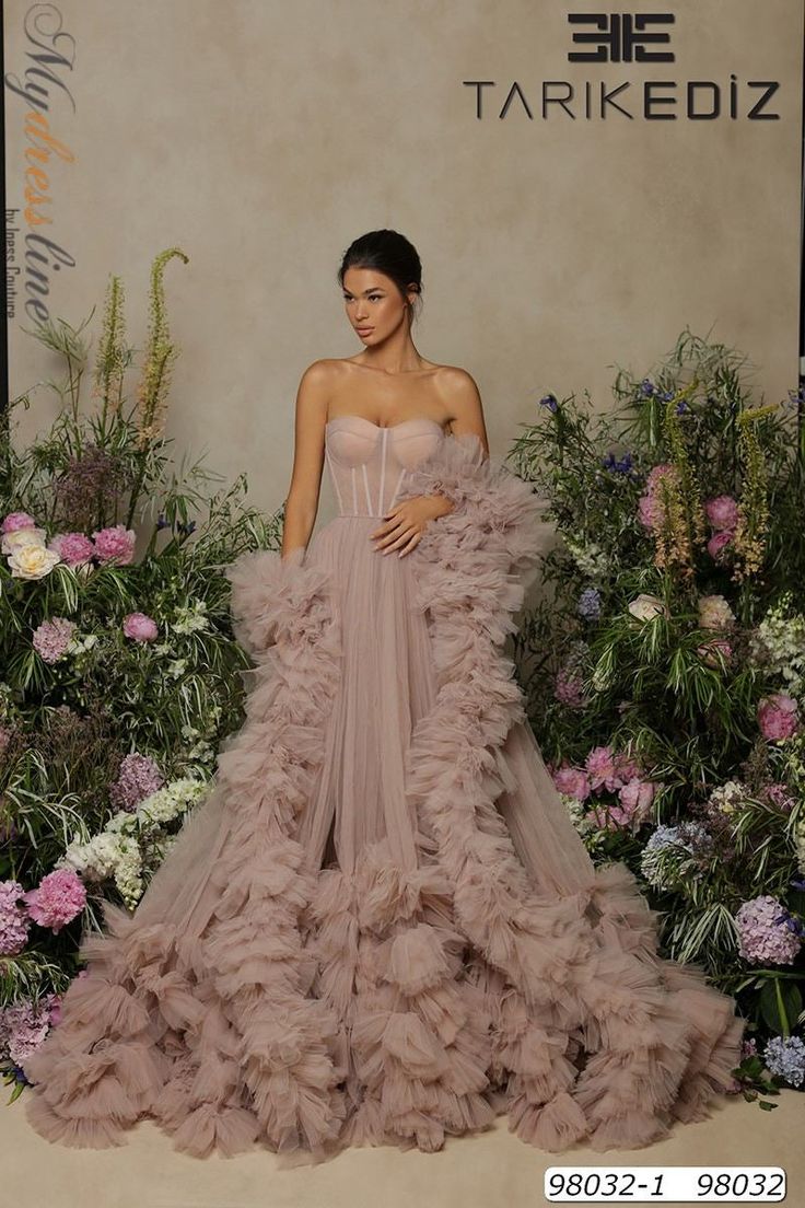 Looking for a show-stopping dress for your next special occasion? Check out the Tarik Ediz 98032 from the Spring 2022 evening collection. This stunning tulle dress is sure to turn heads and make you feel like a princess. With intricate beading and sequin details, this gown is fit for any formal event. Whether you're attending a wedding, gala, or prom, the Tarik Ediz 98032 will have you looking and feeling your best. Short White Dress Wedding, Princess Evening Dress, Knee Length Wedding Dress, Gown Fashion, Princess Prom Dresses, Mini Wedding Dresses, Tarik Ediz, Stunning Prom Dresses, Tulle Evening Dress