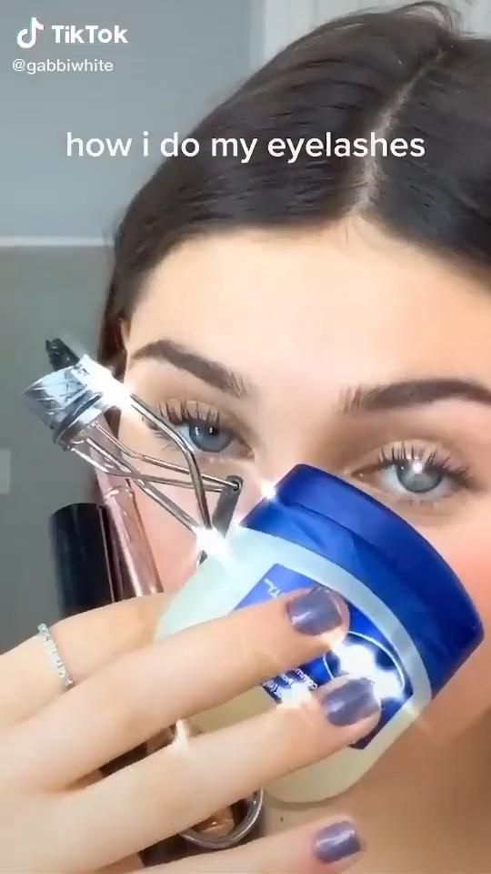 This babe’s sizzling tip is a must try for eye lash routine ladieseyelashes eyelashestips eyelashextensionstips eyemakeuptutorial eyemakeupideas eyemakeuptips makeup makeuptutorial makeupoftheday makeupideas makeuphacks thedentalclub