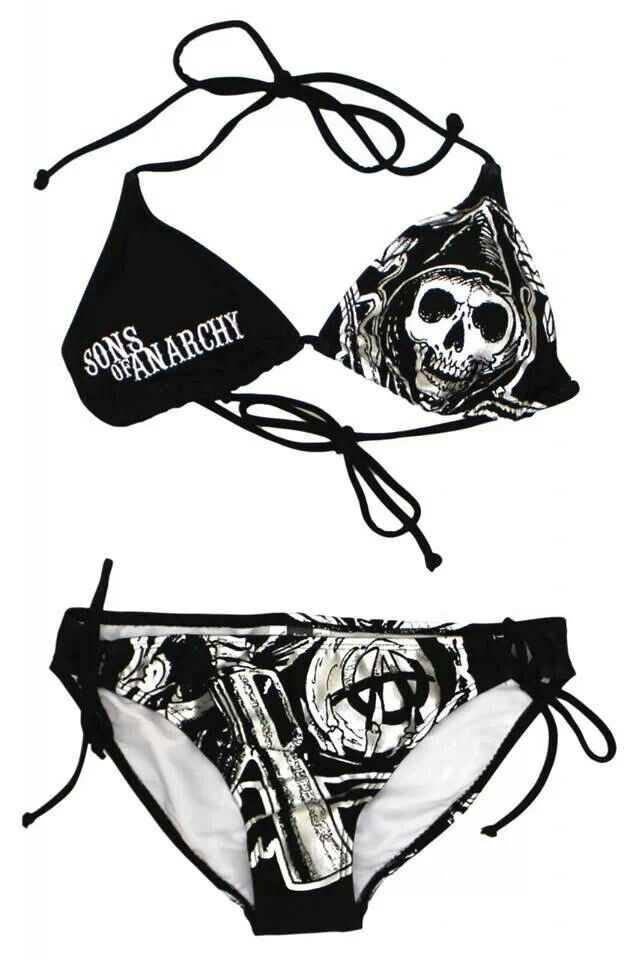 Sons of Anarchy bikini bikerornot.com Sons Of Anarchy Samcro, Skull Clothing, Punk Emo, Sons Of Anarchy, Cute Swimsuits, 2000s Fashion, Beach Wears, Fashion Sense, Summer Time