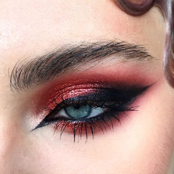 Red Dark Makeup Looks, Red And Black Glam Makeup, Heavy Metal Eye Makeup, Goth Pink Makeup Looks, Gothic Eye Makeup Hooded Eyes, Villian Era Makeup, Red Black And Gold Makeup, Bold Red Eye Makeup, Colorful Prom Makeup