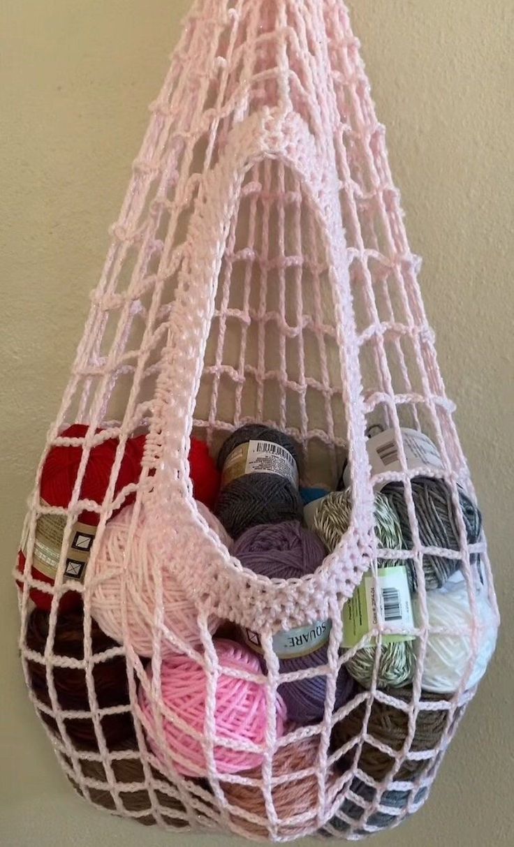 Crochet Yarn Hanging Crochet Net For Yarn, No Crochet Yarn Crafts, Easy Crochet For Boyfriend, 1 Ball Yarn Projects Crochet, Cute Quick Things To Crochet, Crochet Patterns Household, Crochet Yarn Holder Pattern, Crochet Hanging Lamp, Crochet Gifts Simple