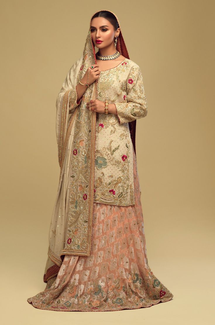 Comfortable Trendy Outfits, Punjabi Suits Designer, Suits Pakistani, Bridal Suit, Pakistani Style, Designer Punjabi Suits, Pakistani Salwar, Raw Silk Fabric, Bollywood Outfits