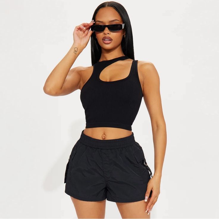 New Without Tags - Washed No Flaws Crew Neck Sleeveless Cut Out Detail Stretch 95% Nylon 5% Spandex Fashion Nova Tops, Tops Fashion, Cut Out Top, Fashion Tops, Cute Fashion, Chic Outfits, Stylish Outfits, Fashion Nova, Black Color