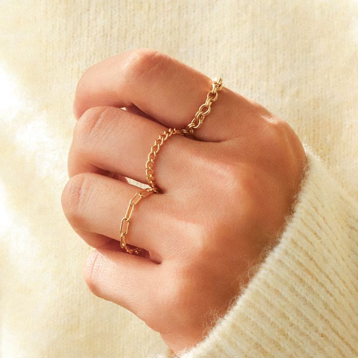 This gold ring is made with one of our favorite chains to create a bold yet comfortable fit. It's a perfect everyday statement ring you can wear solo or stack with other rings. Pair it with our Huntington Necklace and Bracelet. Gold filled chain + jump ring Black Wrapping Paper, Necklace And Bracelet, Gold Ribbons, Solid Gold Jewelry, Bracelet Gold, Gold Filled Jewelry, Gold Filled Chain, Star Designs, Gold Stars