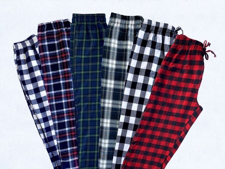 Warm cotton plaid adult pajama pants that are perfect for fall or winter. A perfect pair to wear on Christmas day! Comes with a stretchy elastic waistband for a comfortable fit. Also has pockets! Several different styles available. 100% Cotton BUY PAJAMA SET WITH LONG SLEEVE TOP HERE: https://www.etsy.com/listing/903455811/pajama-set-plaid-flannel-red-black?ref=listings_manager_grid BEFORE PURCHASING: Please take a look at all shop policies (located under the shop profile picture) for informatio Where To Buy Pj Pants, Pajama Pants Set, Pj Pants Set, Pjamamas Pants, Pjs Pants Outfit, Christmas Pants Pjs, Aesthetic Pajama Pants, Pj Pants Aesthetic, Pjama Pants