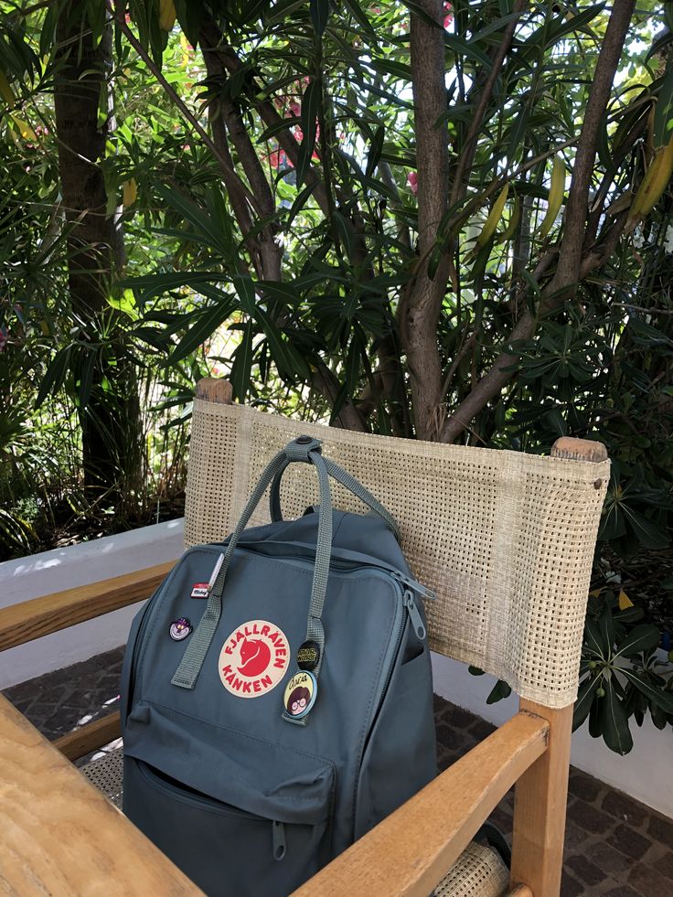 Fjallraven Kanken Backpack Aesthetic, Kanken Backpack Aesthetic, Kanken Style, Fjallraven Backpack, Backpack Aesthetic, Backpack Fjallraven, Cool Math Tricks, Fjällräven Kånken, Aesthetic Backpack