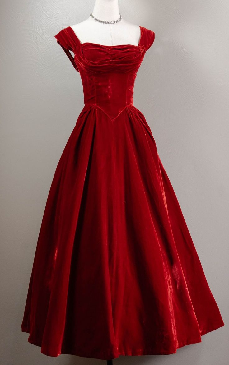 1950s Style Bridesmaid Dresses, 1950s Evening Dresses, 1950s Party Dress, 1950s Evening Dress, 1950s Dresses Formal, Basque Waist Dress, Red Velvet Prom Dress, Curtain Skirt, 1950s Ball Gown