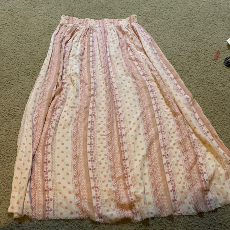 Never Used It Secong Image Shows Bottom Of Skirt Pink Pleated Maxi Skirt For Summer, Pink Skirt With Elastic Waistband For Day Out, Pink Relaxed Maxi Skirt For Day Out, Pink Lined Skirt Bottoms For Day Out, Pink Skirt With Elastic Waistband For Vacation, Forever 21 Lined Skirt For Vacation, Pink Maxi Skirt With Elastic Waistband For Summer, Pink Midi Skirt For Vacation, Pink Flowy Skirt For Vacation