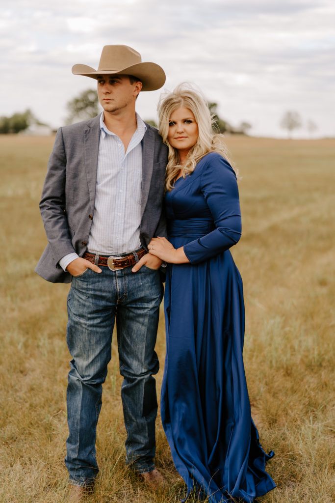 Mens Western Sports Coat And Jeans, Mens Western Wedding Attire Guest, Country Wedding Guest Outfit Men, Mountain Chic Attire, Jeans And Sport Coat Mens, Country Boy Prom Outfit, Western Prom Outfits For Guys, Cowboy Prom Outfits For Guys, Formal Western Wear For Men