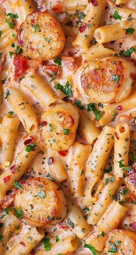 close-up of Scallops pasta with the creamy sun-dried tomato mozzarella sauce Scallop Recipes Pasta, Shrimp And Scallop Recipes, Easy Scallop Recipes, Scallop Pasta, Best Pasta, Best Pasta Recipes, Scallop Recipes, Seafood Pasta, Creamy Pasta