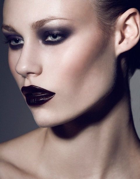 Sanggul Cepol, Black Smokey Eye, Make Up Inspiration, Dark Lipstick, Black Lipstick, Black Eyeshadow, Black Lips, Goth Makeup, Dark Makeup