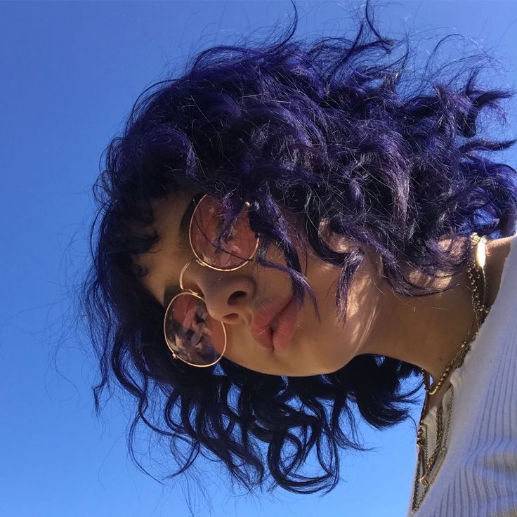 Purple Curly Hair, Purple Hair Dye, Short Purple Hair, Enya Umanzor, Short Hair Color, Dye My Hair, Grunge Hair, Dream Hair, Hair Dye