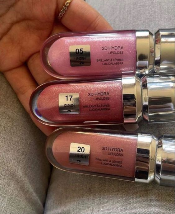 Kiko Gloss, Makeup Kiko, Kiko Lipgloss, Gloss Kiko, Makeup Nails Designs, Lip Gloss Collection, Kiko Milano, Makeup To Buy, Lip Hydration