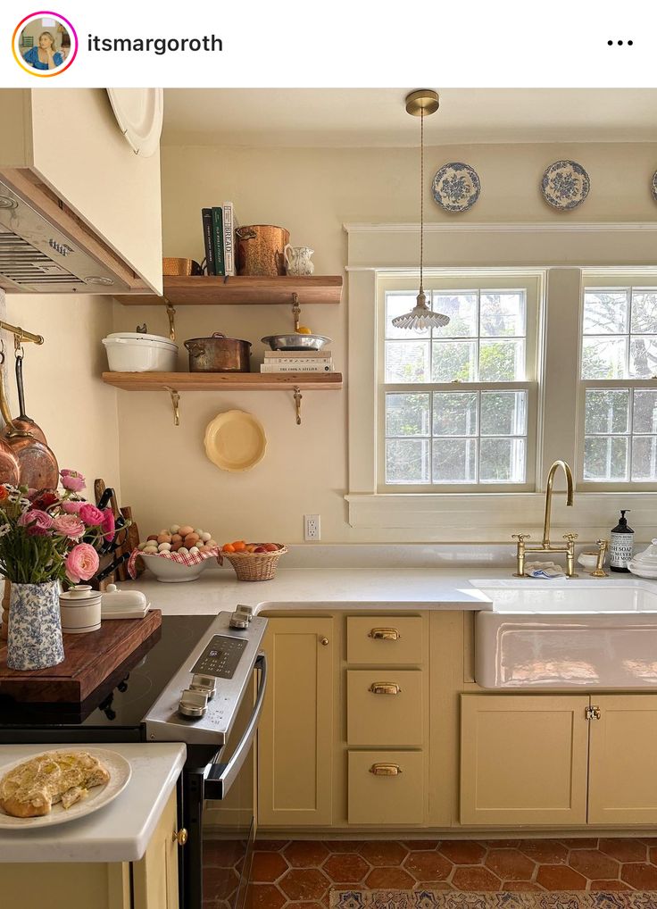 the kitchen is clean and ready to be used for cooking or baking, as well as other things