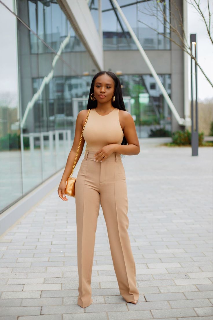 Buisness Casual, Nude Outfits, Look Zara, Monochromatic Fashion, Professional Outfits Women, Business Outfits Women, Stylish Work Attire, Office Outfits Women, Business Casual Outfits For Work