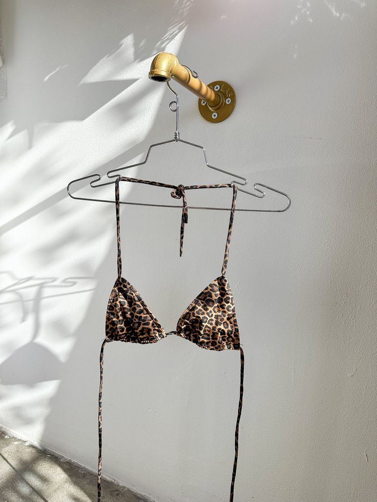 Leopard Bikini Chic Leopard Print Swimwear For The Beach, Cheetah Swimsuit, Cheap Leopard Print Beachwear Swimwear, Affordable Leopard Print Beachwear Swimwear, Cheetah Print Bikinis, Y2k Party, Baby Tees Y2k, Swimwear Sets, Y2k Baby Tee