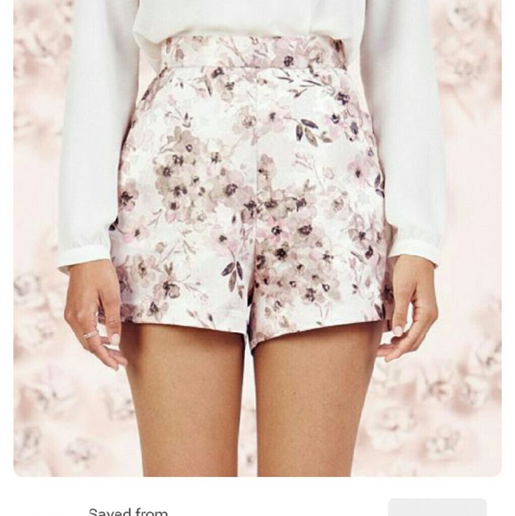 The Perfect Shorts For Summer. Zips On Sides And Has Pockets. Cute Feminine Fitted High Waist Shorts, Feminine High-waist Fitted Shorts, Feminine Fitted High-waist Shorts, Elegant High Waist Floral Print Bottoms, Feminine Floral Print Short Length Bottoms, Feminine Floral Print Short Bottoms, Chic High Waist Floral Print Shorts, Chic High-waisted Floral Print Shorts, Fitted Feminine Shorts