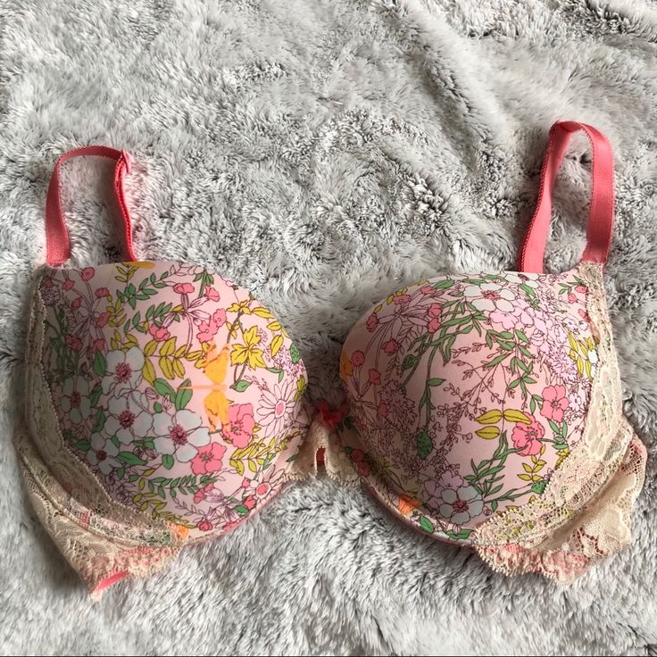 Cute Designs W/ Flowers And Their Stems Easy To Pair Up Brand New, Worn Once Or Twice Wires Are Perfectly Intact Size 34d Push Up Padding Adjustable Straps Vs Bras, Push Up Pads, Bouquet Of Flowers, Pink Bra, Victoria's Secret Pink, Cute Designs, Secret Pink, Flowers Bouquet, Women's Intimates