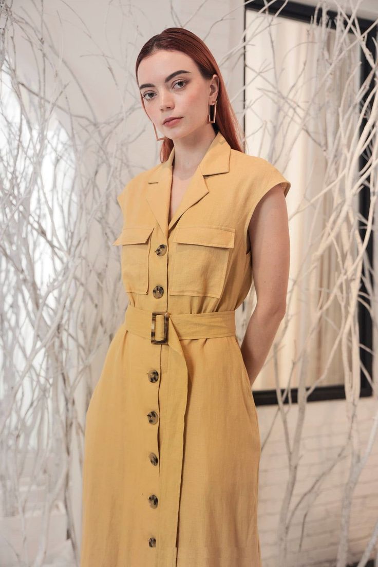 Sleeveless, knee-length jacket dress in linen fabric with a notch collar and buttons down the front. Relaxed fit with belt to adjust the fit. Flap chest pockets, discreet side pockets and straight hem. Loose Linen Shirt, Linen Camisole, Knee Length Jacket, Sleeveless Linen Dress, Linen Shirt Dress, Linen Midi Dress, Short Sleeve Dress Shirt, Woman Dress, Dress Handmade