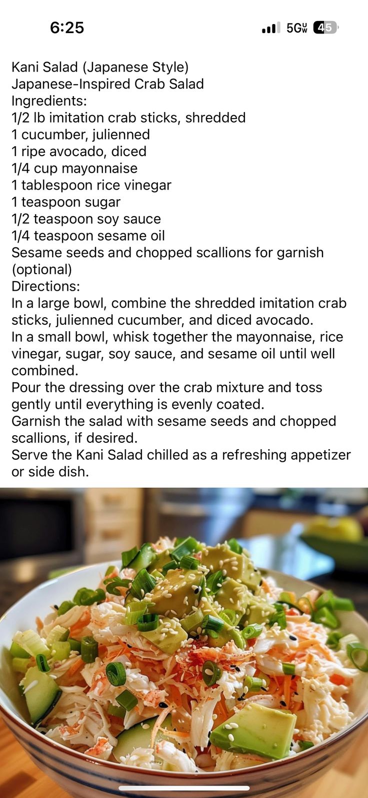 the recipe for this salad is shown in two different languages, and it contains several ingredients