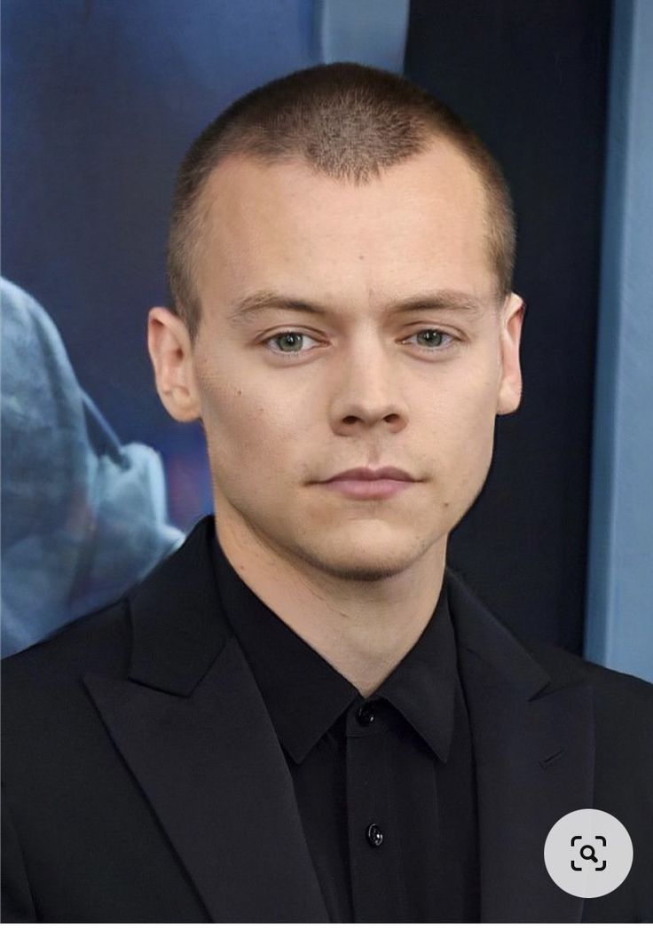 Ugly Mens Haircuts, Bad Buzzcut, Harry Styles Shaved Head, Bald Harry Styles, 80s Male Hairstyles, Lomando Horror, Harry Styles Buzz Cut, Bleached Buzz Cut Men, Boy Buzz Cut