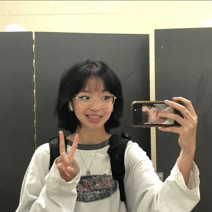 Short Hair Bangs Glasses, Short Hair Glasses Women, Short Hair With Glasses, Short Hair And Glasses, Glasses Short Hair, Short Hair Glasses, Tomboy Hairstyles, Hair Inspiration Short, Shot Hair Styles