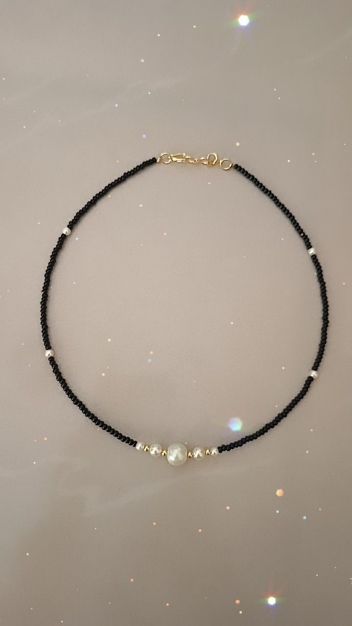 Black Crystal Beads Necklace Design, Black Beaded Necklace Ideas, Black Necklace Beads, Cool Jewelry To Make, Black Bead Bracelet Ideas, Black Beaded Necklaces, Crochet Bracelet With Beads, Bracelet With Black Beads, Fancy Bracelets