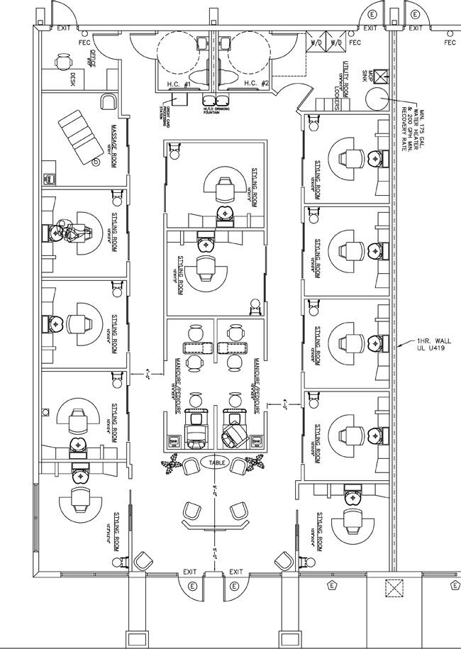 an office floor plan with several desks and chairs, including one in the middle