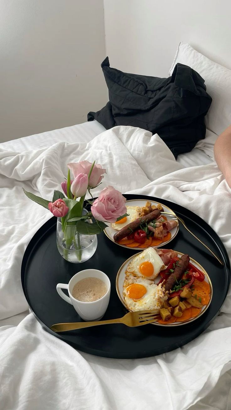 Recipes The Best Breakfast Recipes Breakfast Morning Aesthetic, Dinner In Bed Aesthetic, Bed Breakfast Aesthetic, Breakfast In Bed Photoshoot, Breakfast In Bed For Husband, Breakfast In Bed Aesthetic, Couples Breakfast, Tapas Dinner, Breakfast Presentation