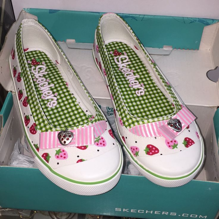 Skechers Cali For Girls New With Original Box. Textile Upper Excellent For Spring Cute Shoes Y2k, Cute Synthetic Sneakers For Summer, Cute Summer Synthetic Sneakers, Cute Synthetic Summer Sneakers, Cutecore Shoes, Cheap Wishlist, Kawaiicore Fashion, Strawberry Shoes, Harajuku Street Style